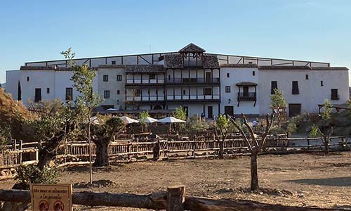Edificio AB de la Fase II del Parque Temático, en Toledo. Construcciones Ruesma